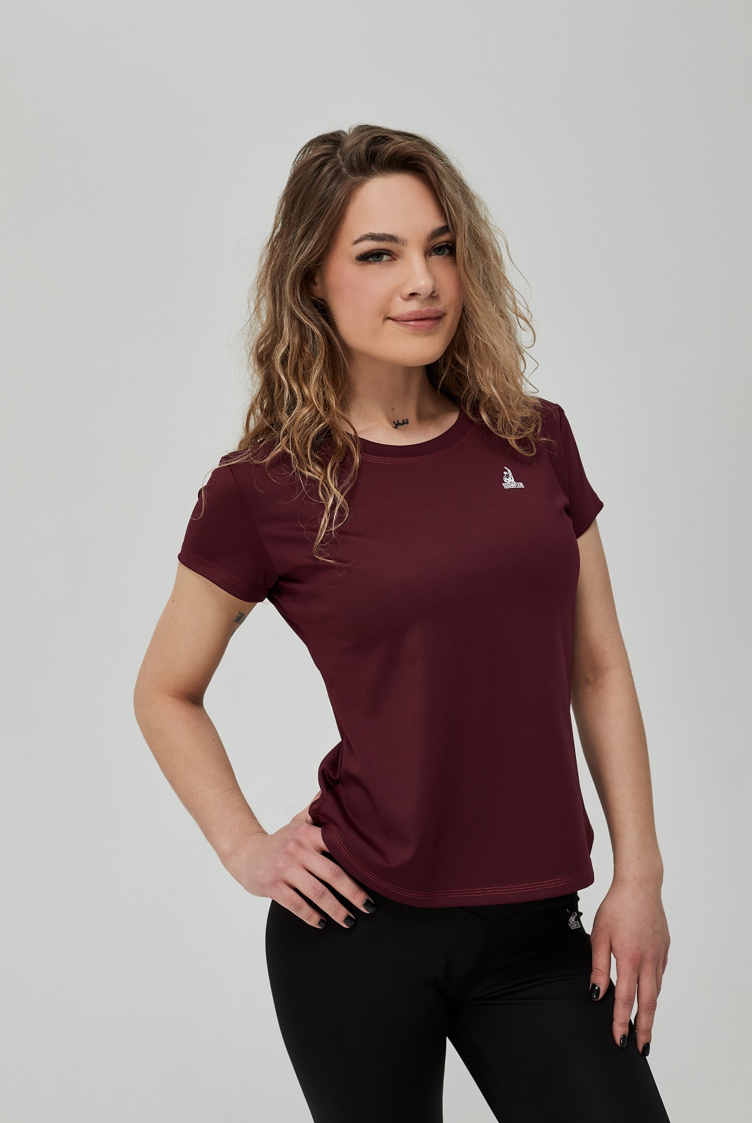Футболка женская  втачной рукав CHAMP T-shirt Бордовая